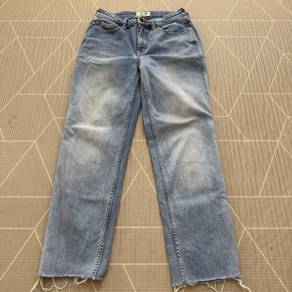 We‎ The Free CRVY Jeans 29 Straight Leg Raw Hem Light Wash Grunge